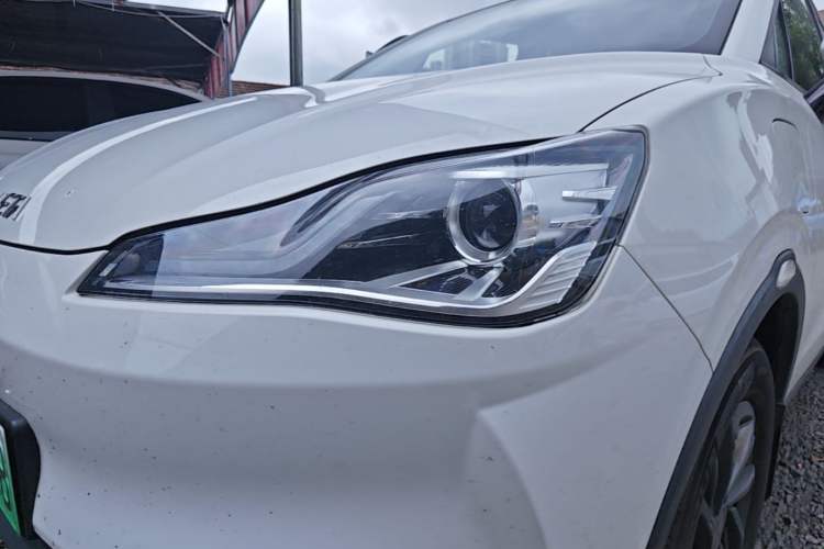 Used NETA V 2021 Standard Range Entertainment Version – Upgraded Model Left Front Headlight