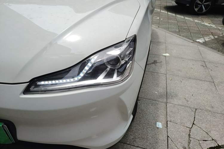 Used NETA V 2021 Long-Range Entertainment Edition Left Front Headlight