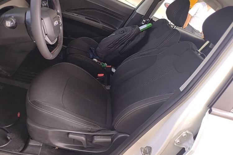 Used NETA V 2021 Standard Range Entertainment Version – Upgraded Model Left Front Seat