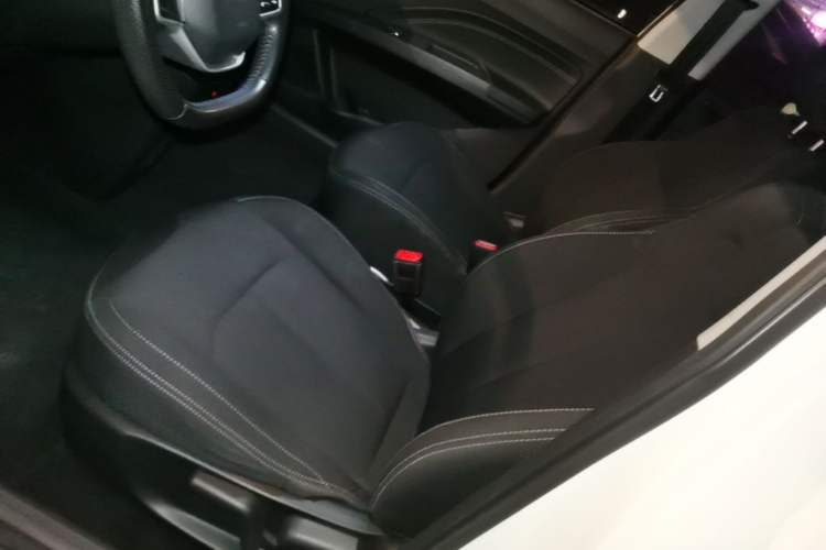 Used NETA V 2021 Standard Range Entertainment Edition Left Front Seat