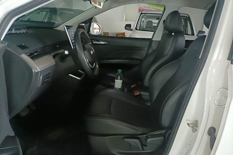 Used NETA V 2021 Long-Range Industry Custom Edition Left Front Seat