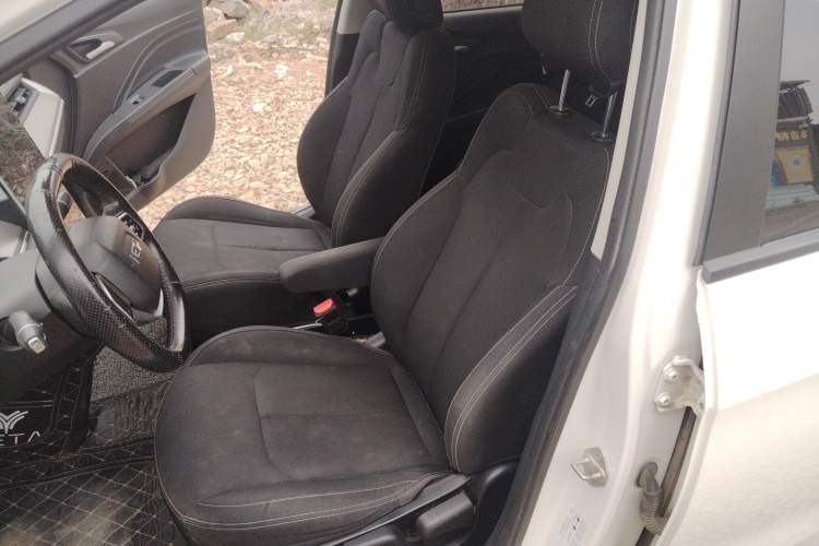 Used NETA V 2021 Standard Range Entertainment Edition Left Front Seat
