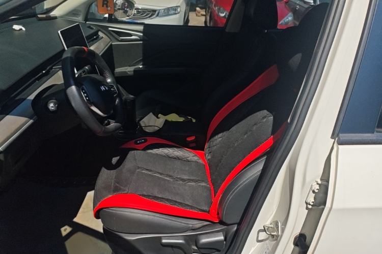 Used NETA V 2021 Standard Range Entertainment Version – Upgraded Model Left Front Seat