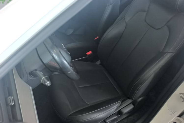 Used NETA V 2021 Long-Range Entertainment Edition Upgrade Model Left Front Seat