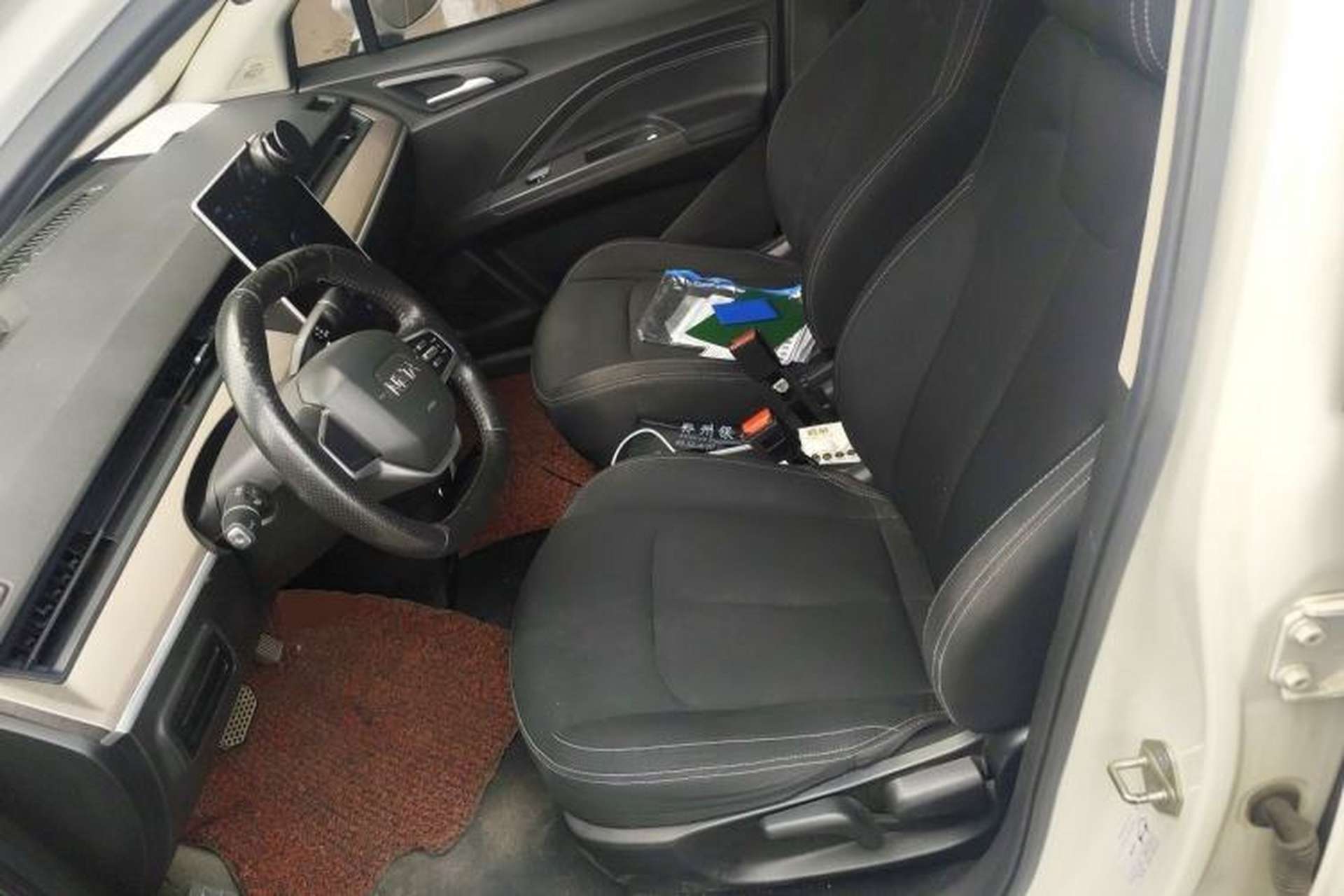 Used NETA V 2021 Standard Range Entertainment Edition Left Front Seat