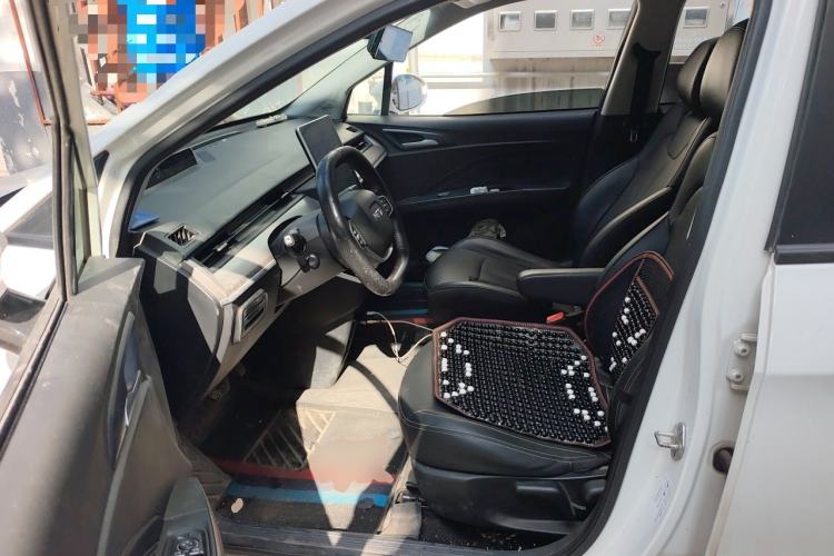 Used NETA V 2021 Long-Range Entertainment Edition Upgrade Model Left Front Seat