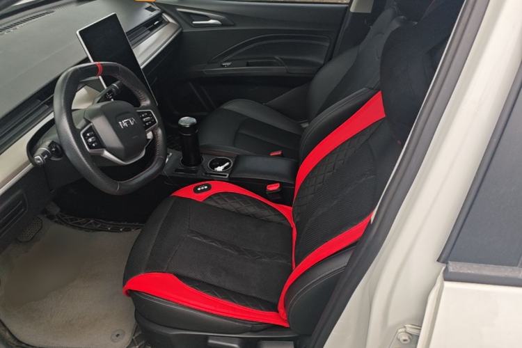 Used NETA V 2021 Standard Range Entertainment Version – Upgraded Model Left Front Seat