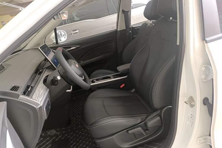 Used NETA V 2021 Standard Range Entertainment Edition Left Front Seat