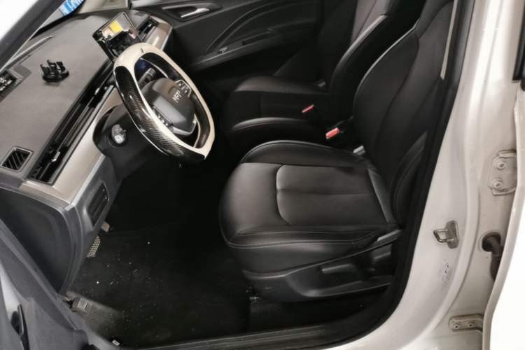 Used NETA V 2021 Long-Range Smart Edition Left Front Seat