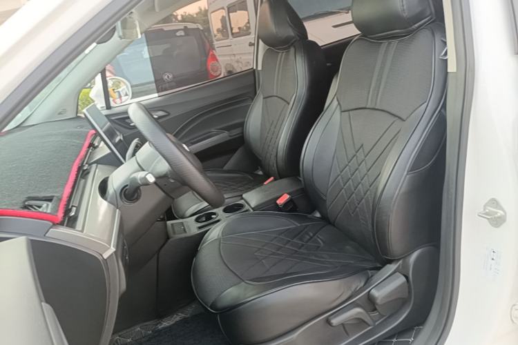 Used NETA V 2021 Standard Range Entertainment Version – Upgraded Model Left Front Seat
