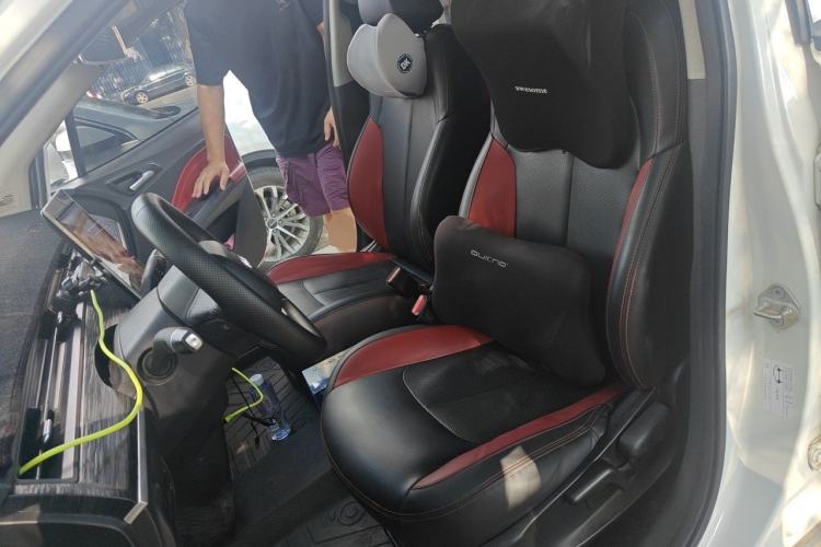 Used NETA V 2021 Standard Range Entertainment Edition Left Front Seat