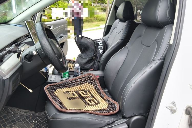 Used NETA V 2021 Standard Range Entertainment Version – Upgraded Model Left Front Seat
