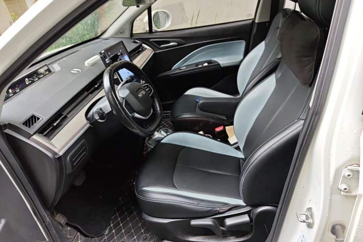 Used NETA V 2021 Standard Range Entertainment Edition Left Front Seat