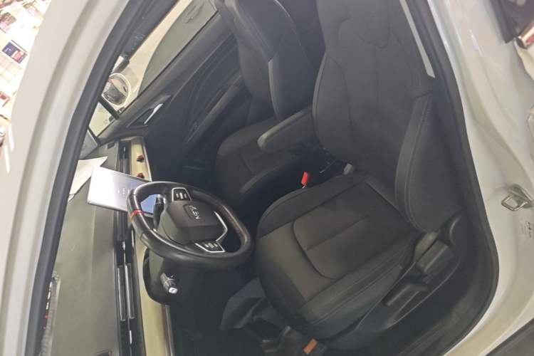 Used NETA V 2021 Long-Range Entertainment Edition Upgrade Model Left Front Seat