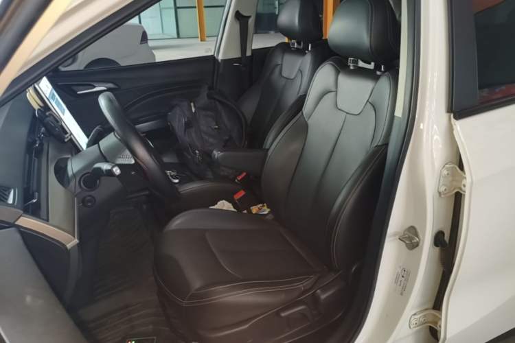 Used NETA V 2021 Long-Range Smart Edition Upgrade Model Left Front Seat
