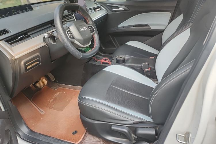 Used NETA V 2021 Long-Range Entertainment Edition Upgrade Model Left Front Seat