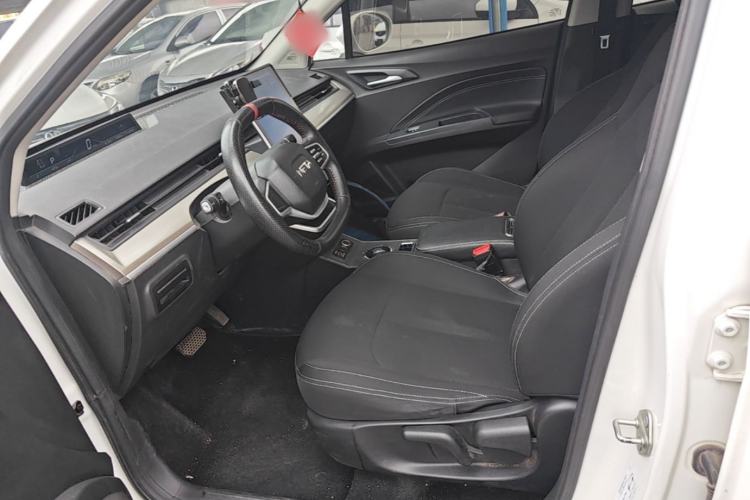 Used NETA V 2021 Standard Range Entertainment Version – Upgraded Model Left Front Seat