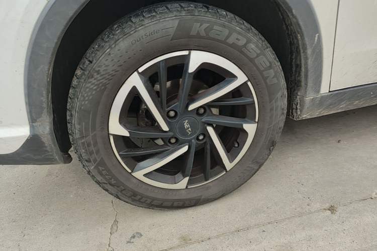 Used NETA V 2021 Long-Range Entertainment Edition Upgrade Model Left Front Wheel Hub