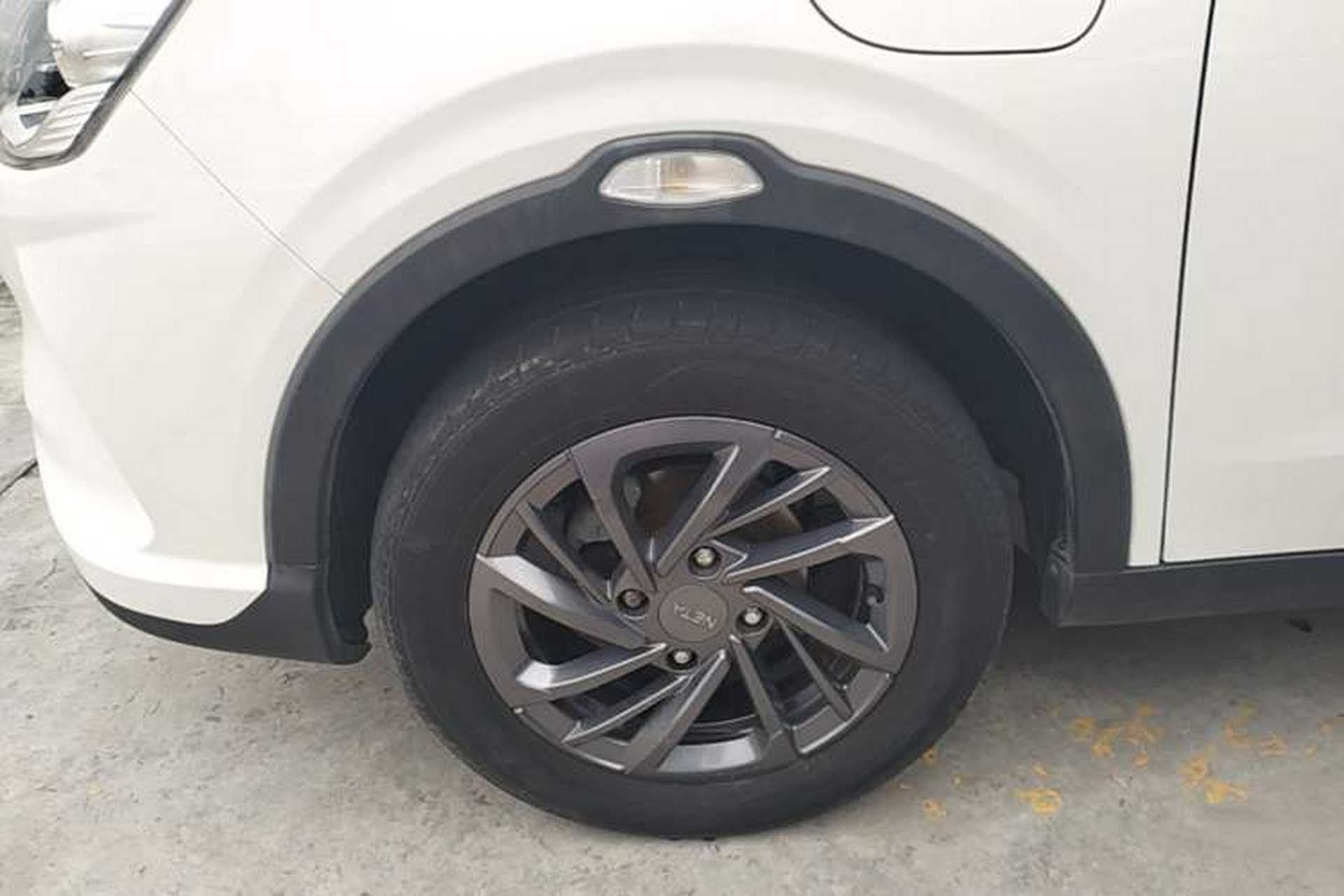 Used NETA V 2021 Standard Range Entertainment Edition Left Front Wheel Hub