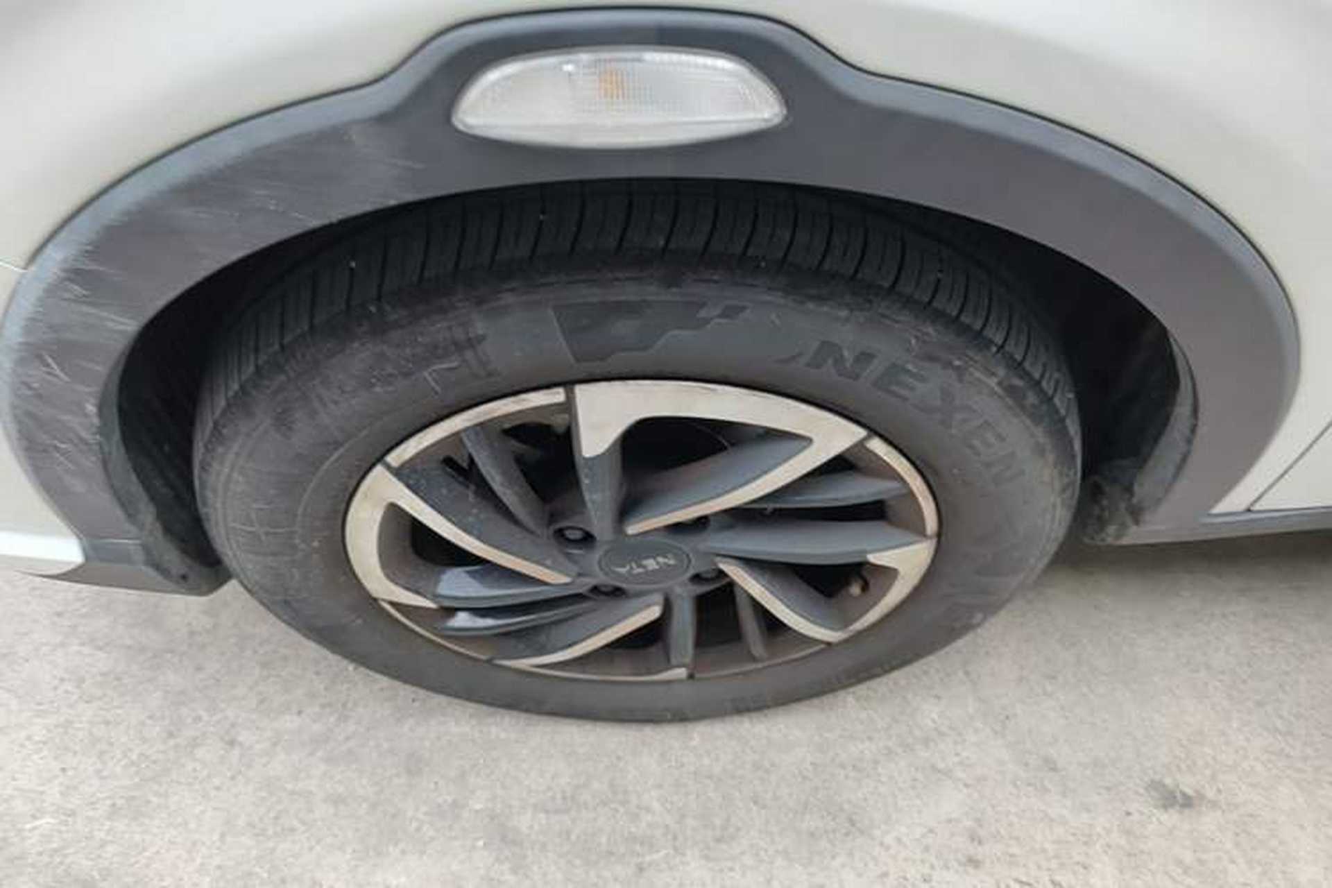 Used NETA V 2021 Long-Range Entertainment Edition Upgrade Model Left Front Wheel Hub