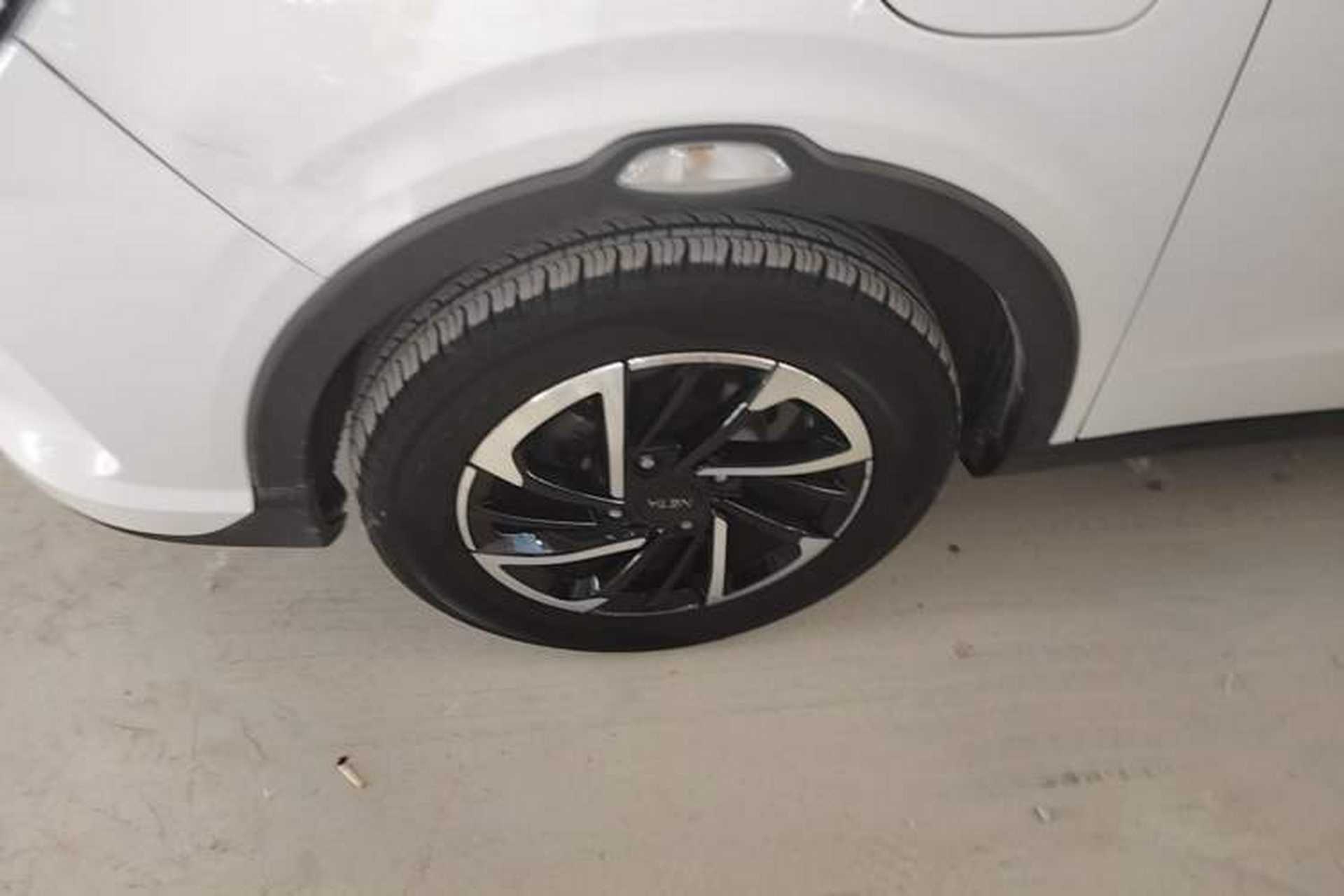 Used NETA V 2021 Long-Range Entertainment Edition Upgrade Model Left Front Wheel Hub