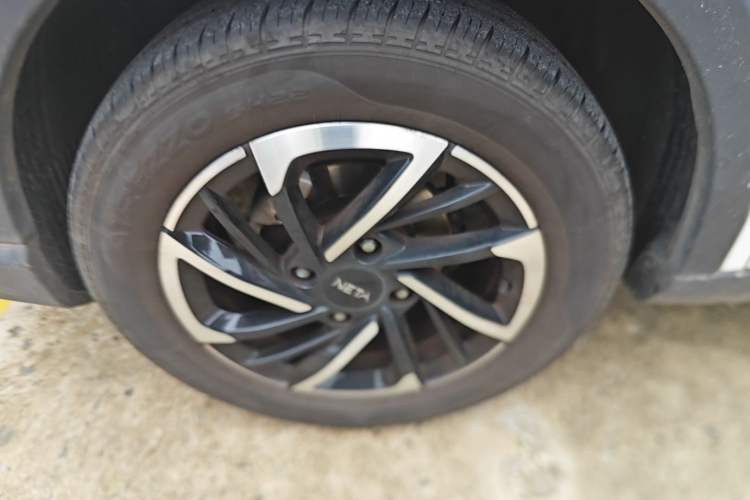 Used NETA V 2021 Long-Range Industry Custom Edition Left Front Wheel Hub