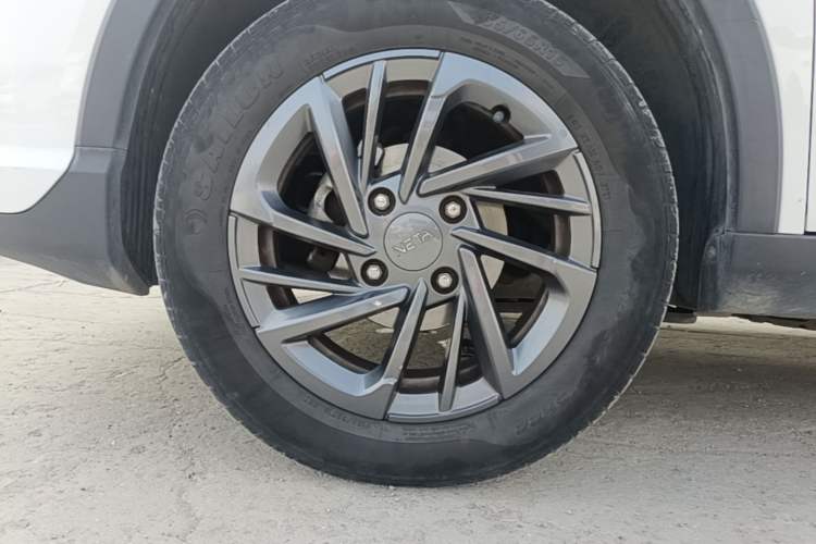Used NETA V 2021 Standard Range Entertainment Version – Upgraded Model Left Front Wheel Hub