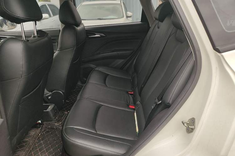 Used NETA V 2021 Long-Range Entertainment Edition Upgrade Model Left Rear Seat