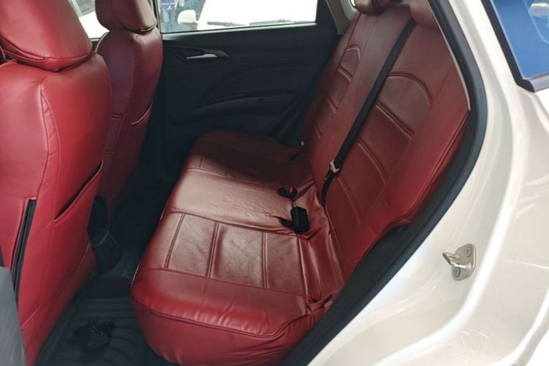 Used NETA V 2021 Standard Range Entertainment Version – Upgraded Model Left Rear Seat