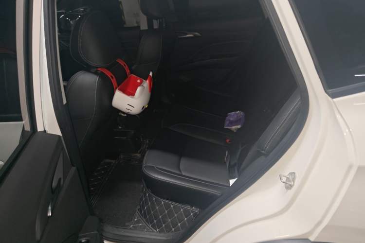 Used NETA V 2021 Long-Range Entertainment Edition Left Rear Seat
