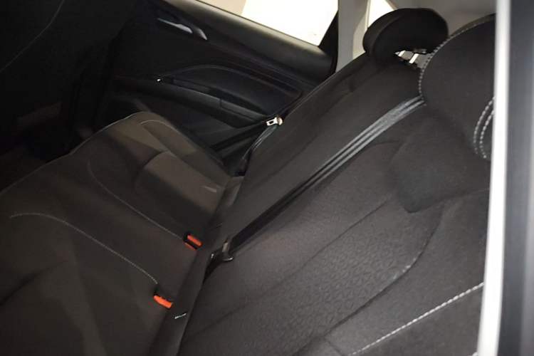 Used NETA V 2021 Standard Range Entertainment Version – Upgraded Model Left Rear Seat