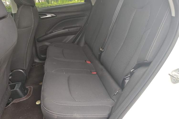 Used NETA V 2021 Standard Range Entertainment Version – Upgraded Model Left Rear Seat