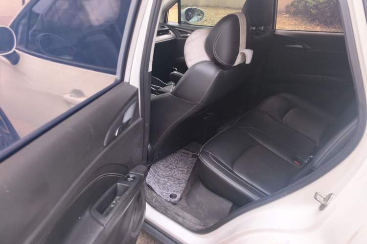 Used NETA V 2021 Long-Range Entertainment Edition Left Rear Seat
