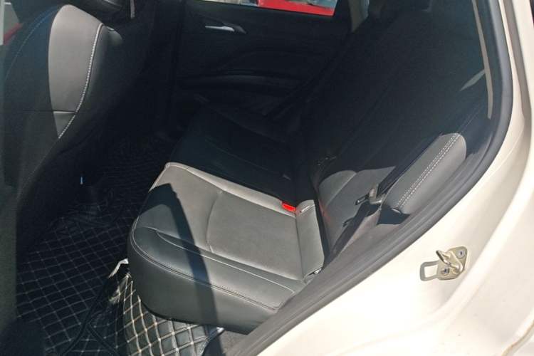 Used NETA V 2021 Standard Range Entertainment Version – Upgraded Model Left Rear Seat