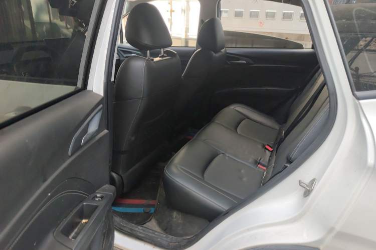 Used NETA V 2021 Long-Range Entertainment Edition Upgrade Model Left Rear Seat