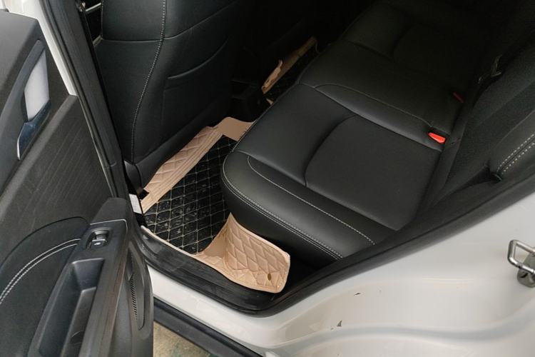 Used NETA V 2021 Long-Range Entertainment Edition Upgrade Model Left Rear Seat