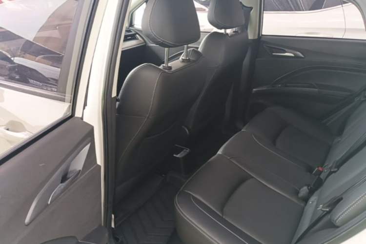 Used NETA V 2021 Standard Range Entertainment Version – Upgraded Model Left Rear Seat