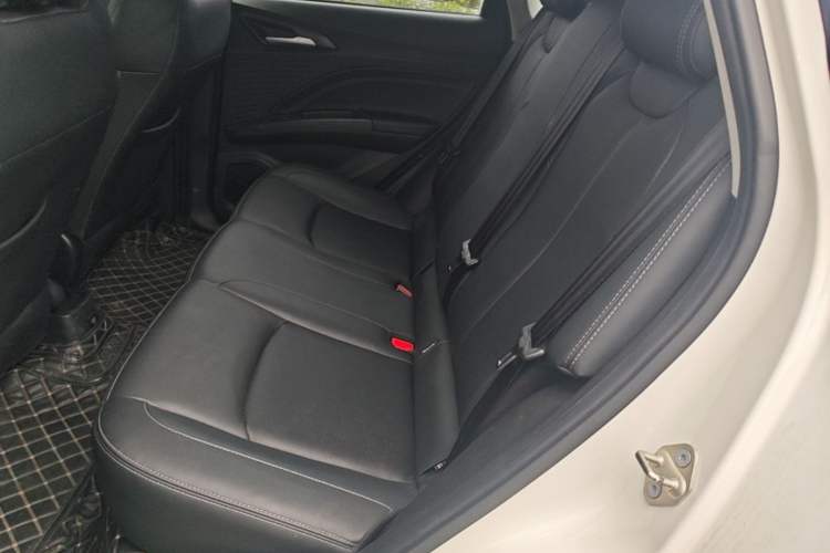 Used NETA V 2021 Standard Range Entertainment Version – Upgraded Model Left Rear Seat