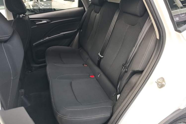 Used NETA V 2021 Standard Range Entertainment Version – Upgraded Model Left Rear Seat