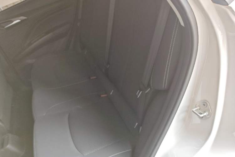 Used NETA V 2021 Standard Range Entertainment Version – Upgraded Model Left Rear Seat