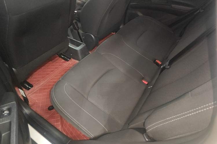 Used NETA V 2021 Standard Range Entertainment Version – Upgraded Model Left Rear Seat