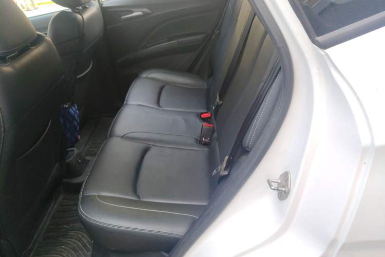 Used NETA V 2021 Long-Range Entertainment Edition Upgrade Model Left Rear Seat