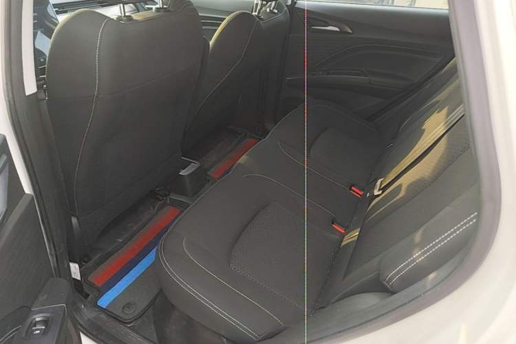 Used NETA V 2021 Standard Range Entertainment Version – Upgraded Model Left Rear Seat