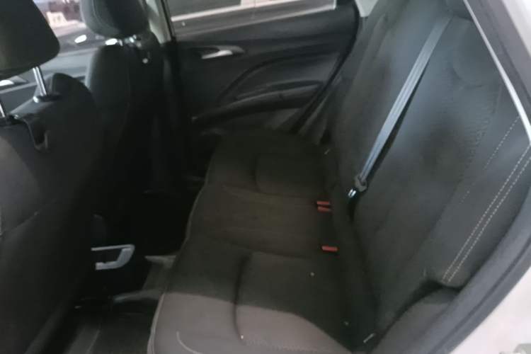 Used NETA V 2021 Standard Range Entertainment Version – Upgraded Model Left Rear Seat