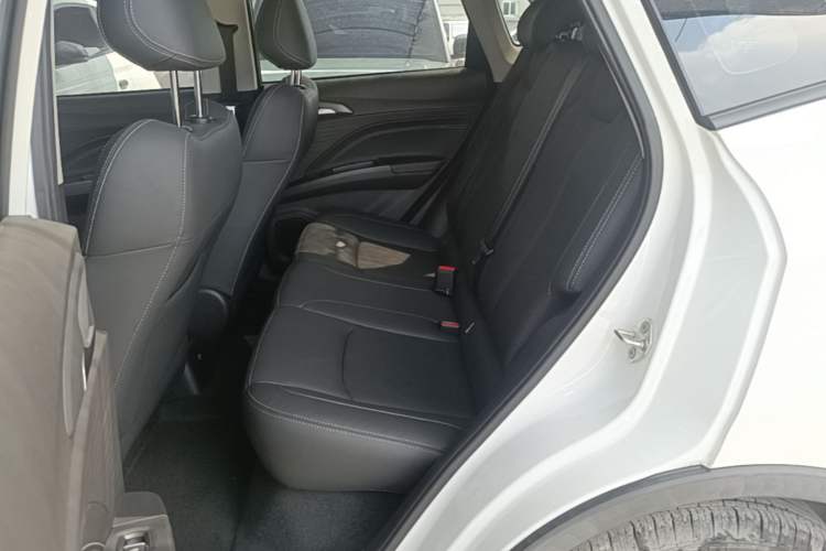 Used NETA V 2021 Long-Range Entertainment Edition Upgrade Model Left Rear Seat