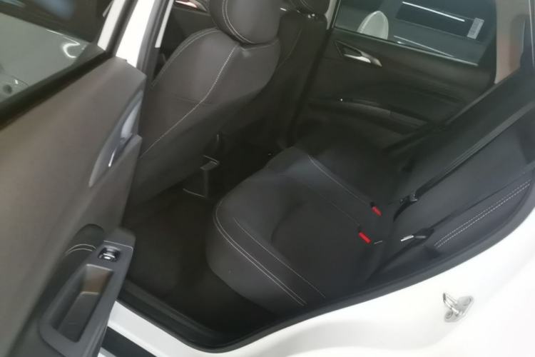 Used NETA V 2021 Standard Range Entertainment Version – Upgraded Model Left Rear Seat
