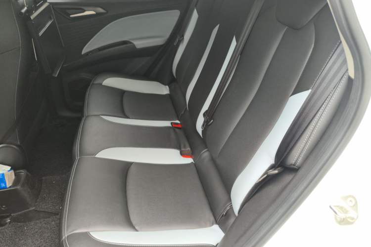 Used NETA V 2021 Standard Range Entertainment Version – Upgraded Model Left Rear Seat