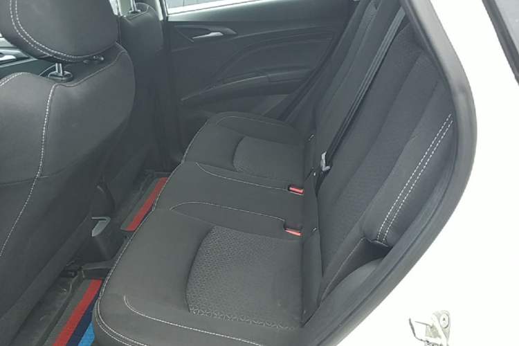 Used NETA V 2021 Standard Range Entertainment Version – Upgraded Model Left Rear Seat