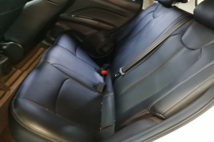 Used NETA V 2021 Standard Range Entertainment Version – Upgraded Model Left Rear Seat