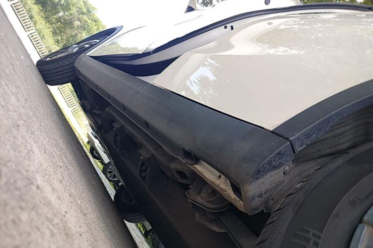 Used NETA V 2021 Standard Range Entertainment Version – Upgraded Model Left Side Sill